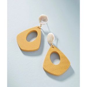 Anthropologie Seaside Pearl Drop Earrings